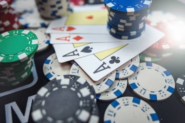 AduQ card game interface on bintangbandar showing dealt cards, betting slider, and player actions